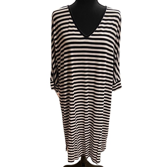 Versona Dresses & Skirts - Versona Size Large Stripe Dress